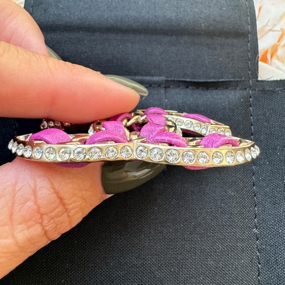 CHANEL 21P GOLDEN GOLD TONE CC LOGO PINK PURPLE LEATHER CHAIN CRYSTAL BROOCH PIN - Picture 8 of 12